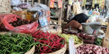 Pedagang cabai di pasar Sidomakmur, Kabupaten Blora. Foto : Eko Wicaksono/Lingkar