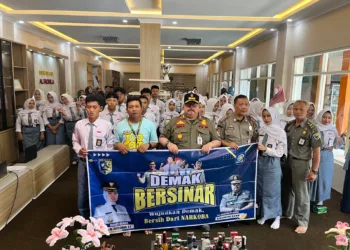 Kegiatan Satpol PP Goes to School yang digelar di SMK Al Fadhila Demung, Wonosalam, Demak. Foto : Lingkar Network/Burhan