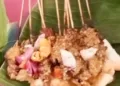 Penampakan sate kronyos, kuliner legendaris Salatiga. Foto : Angga Rosa/Lingkar