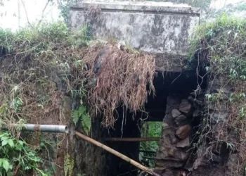 POTRET: Kondisi jembatan di Desa Ngroto, Kecamatan Reban, Kabupaten Batang terputus karena tak kuat menahan debit air akibbat hujan deras pada Sabtu, 24 Oktober 2026. (dok for Lingkarjateng.id)