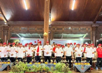 Suasana pelepasan kontingen Jepara yang akan berlaga pada Porprov Jateng di Pendopo Kartini Kabupaten Jepara pada Sabtu, 10 Oktober 2026 malam. (Tomi Budianto/Lingkarjateng.id)