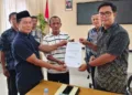 Pihak Kejari Kendal menyampaikan hasil penyelidikan terkait kasus dugaan tindak pidana korupsi dalam pengelolaan aset Desa Nolokerto dalam pertemuan dengan Forum Aspirasi Masyarakat Desa (FASMD) Desa Nolokerto pada Jumat, 9 Oktober 2026. (Anik Kustiani/Lingkarjateng.id)