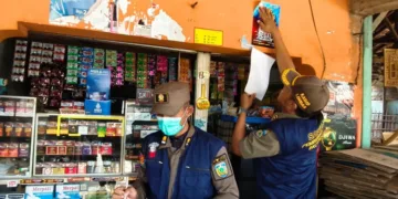 Tim gabungan saat melakukan operasi peredaran rokok ilegal di Kabupaten Jepara, Selasa, 20 Oktober 2026. (Dok. Diskominfo Jepara/Lingkarjateng.id)