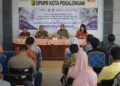 Wakil Wali Kota Pekalongan Balgis Diab dalam kegiatan sosialisasi regulasi jasa konstruksi yang digelar DPUPR Kota Pekalongan di Aula DPUPR, Kamis, 15 Oktober 2026. (Fahri Akbar/Lingkarjateng.id)