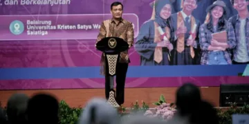 Gubernur Jawa Tengah, Ahmad Luthfi, menghadiri Rapat Koordinasi Nasional Forum Perguruan Tinggi dalam Pemberdayaan Masyarakat di Balairung Universitas Kristen Satya Wacana (UKSW), Salatiga, Kamis, 15 Oktober 2026. (Humas Pemprov Jateng)