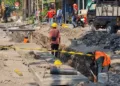 Perbaikan drainase di sekitar Jalan Kapten Piere Tendean, Kota Semarang. (Syahril Muadz/Lingkarjateng.id)