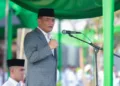 Gubernur Jawa Tengah Ahmad Luthfi memimpin upacara peringatan Hari Santri Nasional di Jawa Tengah berlangsung di Kota Tegal pada Kamis, 22 Oktober 2026. (Humas Pemprov Jateng)