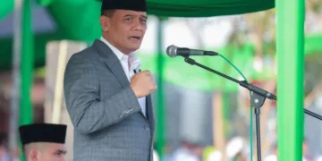 Gubernur Jawa Tengah Ahmad Luthfi memimpin upacara peringatan Hari Santri Nasional di Jawa Tengah berlangsung di Kota Tegal pada Kamis, 22 Oktober 2026. (Humas Pemprov Jateng)