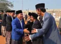 Plt Bupati Pekalongan, Sukirman, menghadiri upacara peringatan Hari Santri Nasional 2026 tingkat Kabupaten Pekalongan di Stadion Manggala Krida, Kecamatan Kedungwuni, Kamis, 22 Oktober 2026. (Fahri Akbar/Lingkarjateng.id)