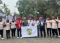 Ketua DPRD Jepara yang juga Ketua Umum FOPI Jepara, Agus Sutisna, berfoto bersama atlet Petanque pada kompetisi Poprov Jateng, Jumat, 30 Oktober 2026. (dok for Lingkarjateng.id)