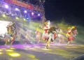Pertujukan kuda lumping dalam puncak acara Bulan Bakti Karang Taruna (BBKT) Kendal di Stadion Utama Kebondalem Kendal, Minggu, 4 Oktober 2026. (Anik Kustiani/Lingkarjateng.id)