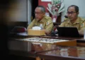 Plt DPMPTSP Jateng Johan Hadiyanto, saat memaparkan capaian Realisasi Investasi Triwulan III tahun 2026, di kantornya Senin (26/10). Foto:Dok.Pemprov Jateng/Lingkar