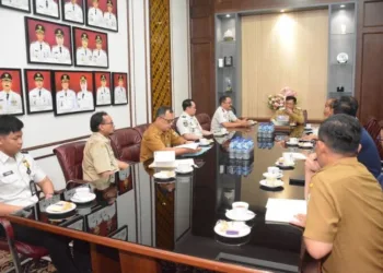 Suasana audiensi jajaran Kantor Wilayah Direktorat Jenderal Imigrasi Jawa Tengah dengan Wali Kota Salatiga di ruang kerja Robby Hernawan, Selasa, 27 Oktober 2026. (Prokompim Setda Salatiga/Lingkarjateng.id)