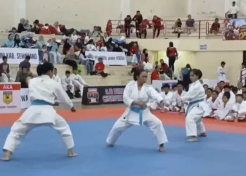 Kejuaraan Terbuka Karate Pelajar Kabupaten Semarang I di Gedung Serbaguna Pandanaran Wujil, di Kecamatan Bergas, Kabupaten Semarang. Foto: Lingkar Network/Hesty