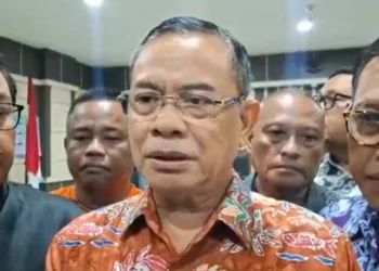 Bupati Pati nonaktif Sudewo memberi keterangan kepada awak media usai mengikuti sidang pembacaan duplik di PN Tipikor Semarang, Jumat, 9 Oktober 2026. (Rizky Syahrul Al-Fath/Lingkarjateng.id)