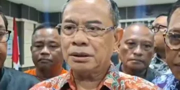 Bupati Pati nonaktif Sudewo memberi keterangan kepada awak media usai mengikuti sidang pembacaan duplik di PN Tipikor Semarang, Jumat, 9 Oktober 2026. (Rizky Syahrul Al-Fath/Lingkarjateng.id)