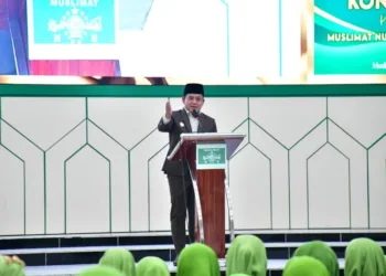 Plt Bupati Pekalongan, Sukirman, saat membuka Konfercab IX Muslimat NU Kabupaten Pekalongan di Gedung Student Center UIN Gusdur, Kajen, Minggu,4 Oktober 2026. (Humas Pemkab Pekalongan/Lingkarjateng.id)