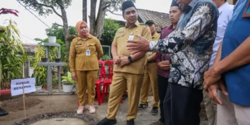 Wakil Gubernur Jawa Tengah Taj Yasin Maimoen meluncurkan Gerakan Sak Omah Sak Sumur Resapan (Sopan) di Dusun Gertas, Desa Brongkol, Kecamatan Jambu, Kabupaten Semarang, Selasa, 27 Oktober 2026. (Humas Pemprov Jateng/Lingkarjateng.id)
