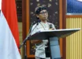 Ketua PWI Batang Ady Arfian memberikan sambutan usai dilantik di Aula Bupati Batang pada Rabu, 28 Oktober 2026. (Lingkarjateng.id)