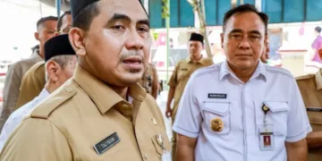 Wakil Gubernur Jawa Tengah, Taj Yasin, usai mengecek data DTSEN di kantor Desa Kendalrejo, Kecamatan Petarukan, Kabupaten Pemalang, Selasa, 20 Oktober 2026. (Humas Pemprov Jateng)