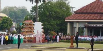 Upacara peringatan Hari Sumpah Pemuda di Halaman Kantor Bupati Jepara pada Rabu, 28 Oktober 2026. (Tomi Budianto/Lingkarjateng.id)