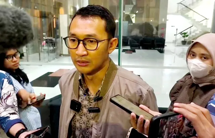 Juru Bicara KPK, Budi Prasetyo, beri keterangan kepada awak media pada Selasa (20/10) malam. Foto:tangkapan layar