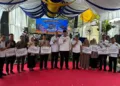 Wakil Bupati Jepara, M. Ibnu Hajar, berfoto bersama para pemenang Gebyar Hadiah Undian Tamades di Kantor Pusat PT BPR BKK Jepara, Rabu, 14 Oktober 2026. (Tomi Budianto/Lingkarjateng.id)
