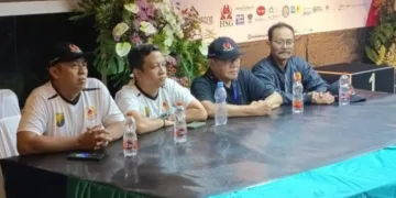 Wali Kota Pekalongan, Achmad Afzan Arslan Djunaid (kedua kiri), menyaksikan pertandingan cabang olahraga biliar Porprov Jawa Tengah 2026 di kawasan Bandungan, Kabupaten Semarang, Selasa, 27 Oktober 2026 sore. (Humas Pemkot Pekalongan)
