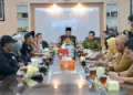 Suasana audiensi sejumlah warga Kabupaten Brebes terkait pemekaran wilayah di kantor DPRD Jawa Tengah pada Senin, 12 Oktober 2026. (Rizky Syahrul/Lingkarjateng.id)