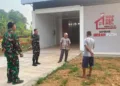Dandim 0736/Batang Letkol Inf Didik Sudarmawan (kedua kiri) saat meninjau KDMP di Desa Cepokokuning, Kabupaten Batang. (Dok. Pemkab Batang/Lingkarjateng.id)