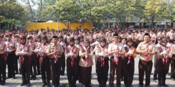 Wakil Bupati Blora, Sri Setyorini atau Bude Rini saat menghadiri pelantikan 37 siswa SMP Negeri 1 Blora sebagai Pramuka Penggalang Garuda, Jumat, 23 Oktober 2026. (Dok. Pemkab Jepara/Lingkarjateng.id)