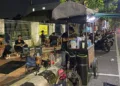 Pedagang coffee street yang ada di Jalan Jenderal Sudirman Kudus. (Nisa Hafidzotus S./Lingkarjateng.id)