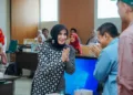 Wakil Wali Kota Pekalongan Balgis Diab mengikuti kegiatan Program Review Penataan Kawasan Kumuh dan Rehabilitasi Rumah Tidak Layak Huni (RTLH) di Ruang Buketan, Sekretariat Daerah Kota Pekalongan, Jumat, 23 Oktober 2026. (Fahri Akbar/Lingkarjateng.id)