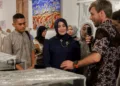 Wakil Wali Kota Pekalongan Balgis Diab mengikuti pembukaan Pameran Kolaborasi Museum Batik dengan Green Batik Pekalongan bertajuk “Menjaga Tradisi, Merangkul Inovasi” di Museum Batik Kota Pekalongan, Jumat, 23 Oktober 2026. (Fahri Akbar/Lingkarjateng.id)
