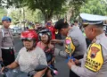 Kapolres Salatiga AKBP Afrito Marbaro melaukan sosialisasi tertib lalulintas di depan Mapolres, Senin, 26 Oktober 2026. (Dok.Humas Polres Salatiga/Lingkarjateng.id)