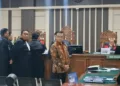 Bupati Pati nonaktif Sudewo saat sidang pembacaan nota pembelaan atau pledoi dalam persidangan di Pengadilan Tipikor Semarang, Rabu, 6 Oktober 2026. (Rizky Syahrul/Lingkarjateng.id)
