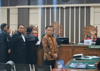 Bupati Pati nonaktif Sudewo saat sidang pembacaan nota pembelaan atau pledoi dalam persidangan di Pengadilan Tipikor Semarang, Rabu, 6 Oktober 2026. (Rizky Syahrul/Lingkarjateng.id)