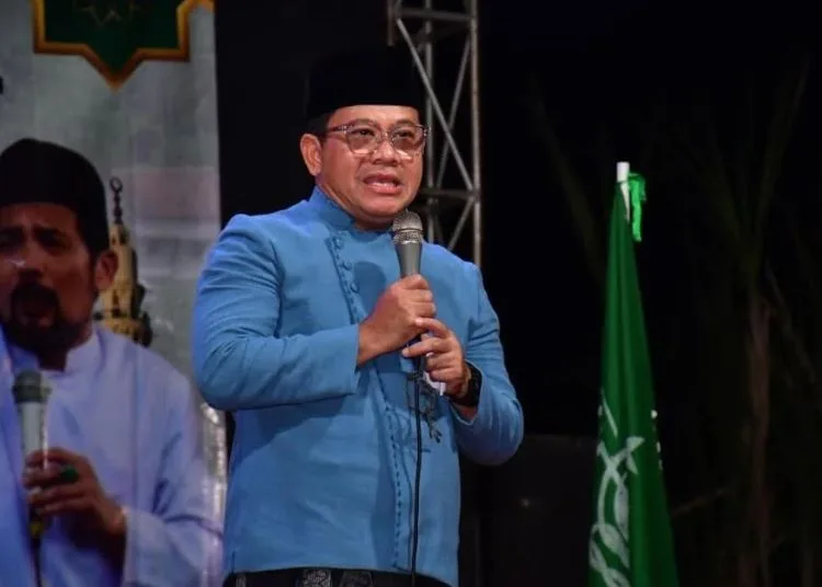 Plt Bupati Pekalongan Sukirman saat menghadiri Pengajian Umum Kampung Nasi Goreng Wonopringgo Bersholawat Senin, 12 Oktober 2026 malam. (Fahri Akbar/Lingkarjateng.id)